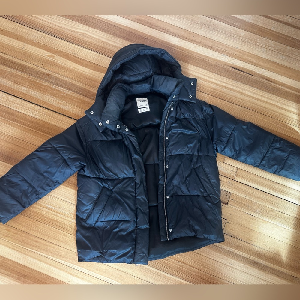 Abercrombie & Fitch, women’s oversized puffer coat, black, size small